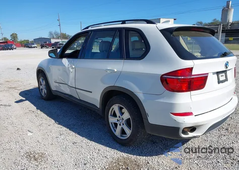 2013 BMW X5 xDrive35I/xDrive35I Premium/xDrive35I Sport Activity z USA, uszkodzony, nr VIN 5UXZV4C5XD0B03098